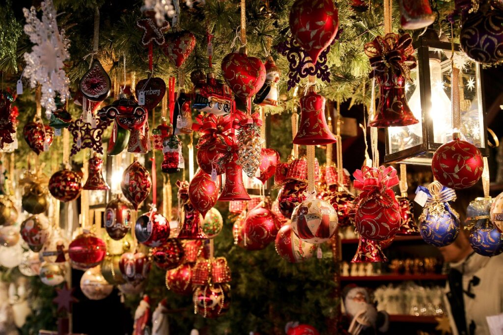 christmas market, nuremberg, christmas buden, christmas, deco, bells, christmas bells, christbaumkugeln, red, sparkle, tree decorations, christmas bauble, christmasbackground, happychristmas, christmas wallpaper, christmas, christmas, christmas, christmas, christmas